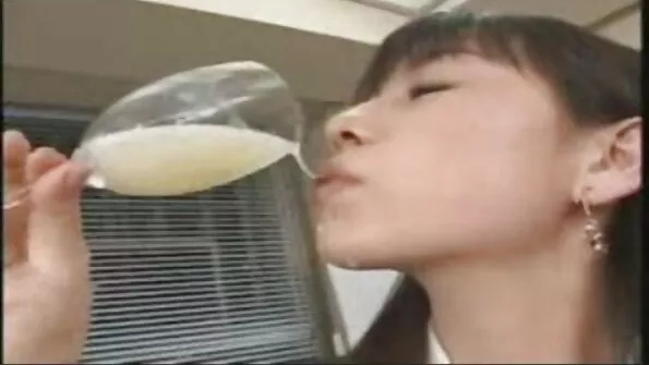 Mandunud sõbrannad lõbutsevad 69 positsioonis.