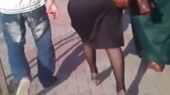 Tüdruku autos kokkuklapitavatel istmetel oli seks lõppenud.