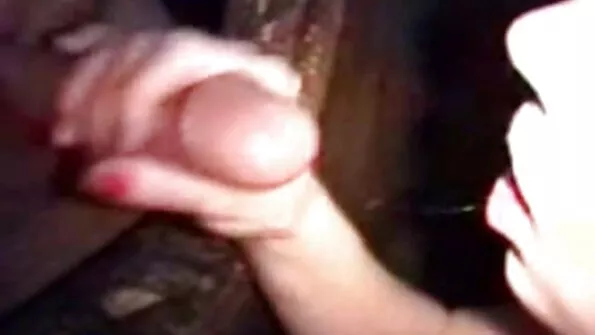 Noor sõber riietus tänaval lahti spetsiaalselt päti pärast.