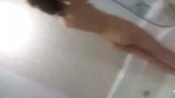 Enesekindel tüüp pani küpsed inimesed seksima.