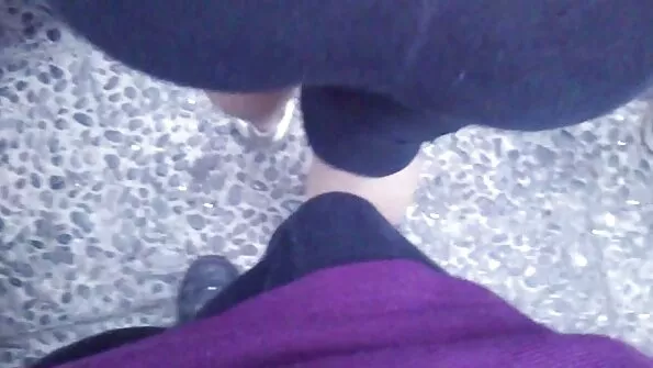 Punapea sõidab kuke suure kirega.
