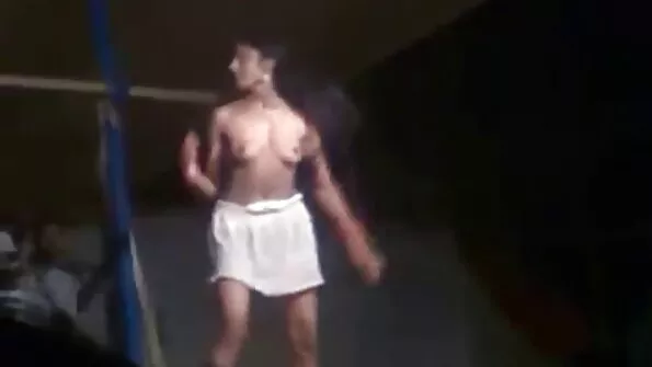 Imes ja andis kiisu sisse ülierutatud härrasmehele.