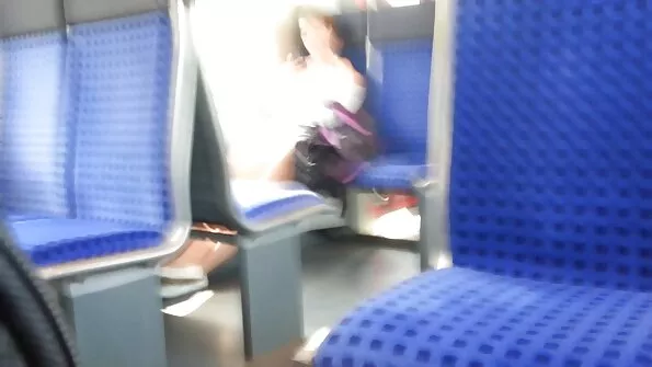 Basseinis suplemas ja õues perses.