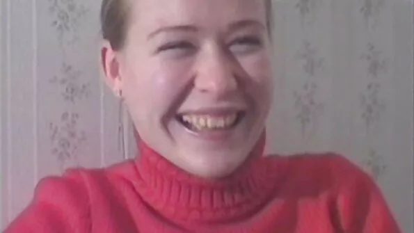 Alasti tüdrukud saavad sisse ja rõõmu oma kuumadest pussidest.