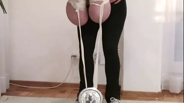 Torkasin kaks kaunitari kitsastesse vagiinadesse.