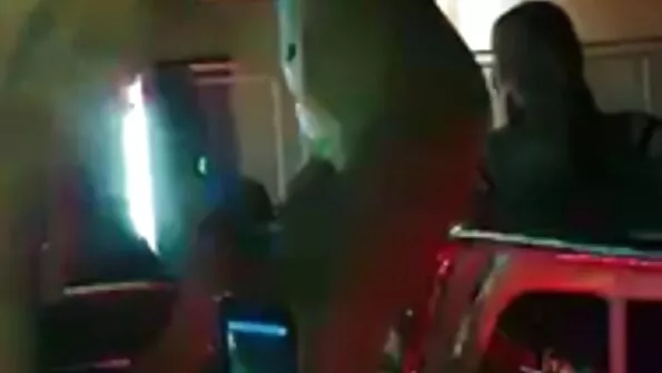 Küps ja noor lesbi rokk vastastikuse väljavalituga.
